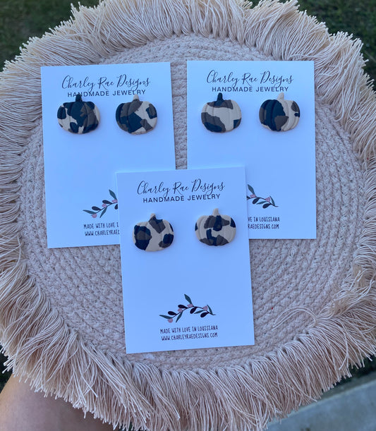 Cheetah pumpkin studs-tan