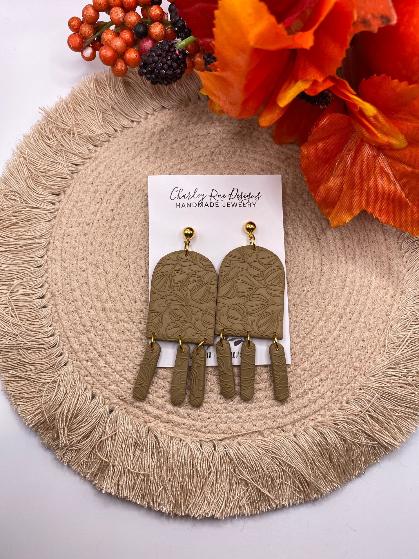 Clay tassels-Latte