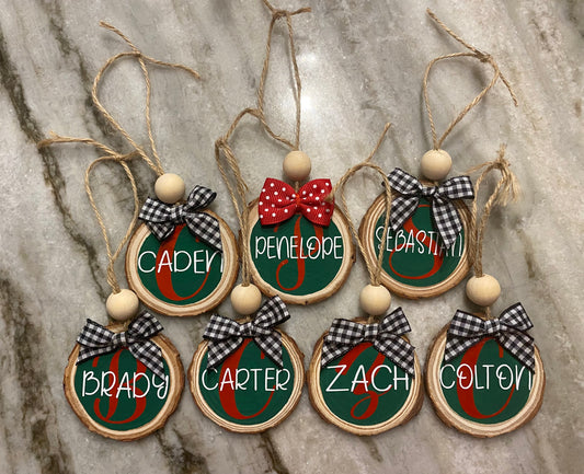 Wooden farmhouse ornaments-green/red/white