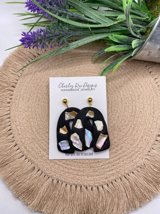 Seashell arch dangles-Black